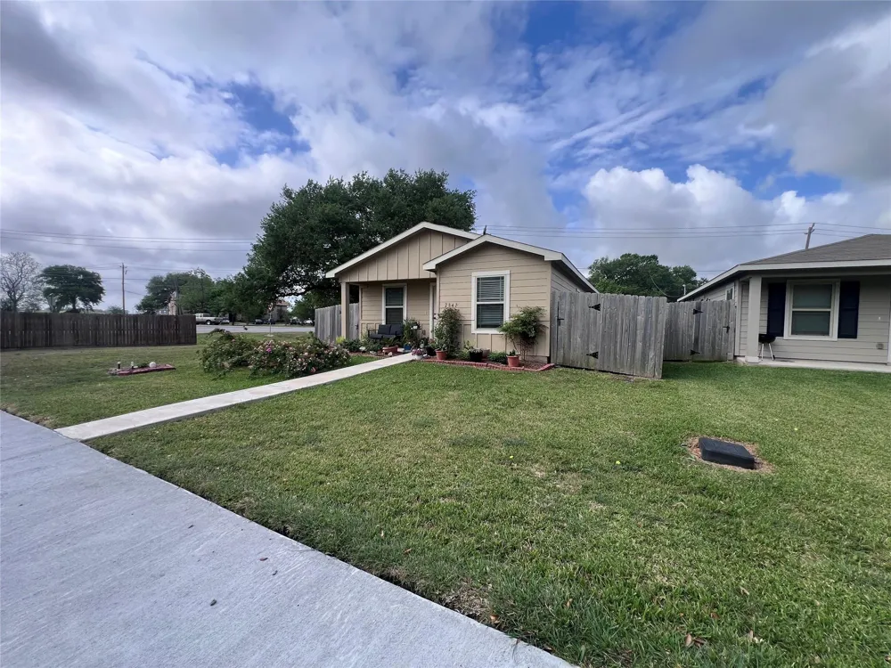 2847 Golf Crest Drive Wharton, TX 77488