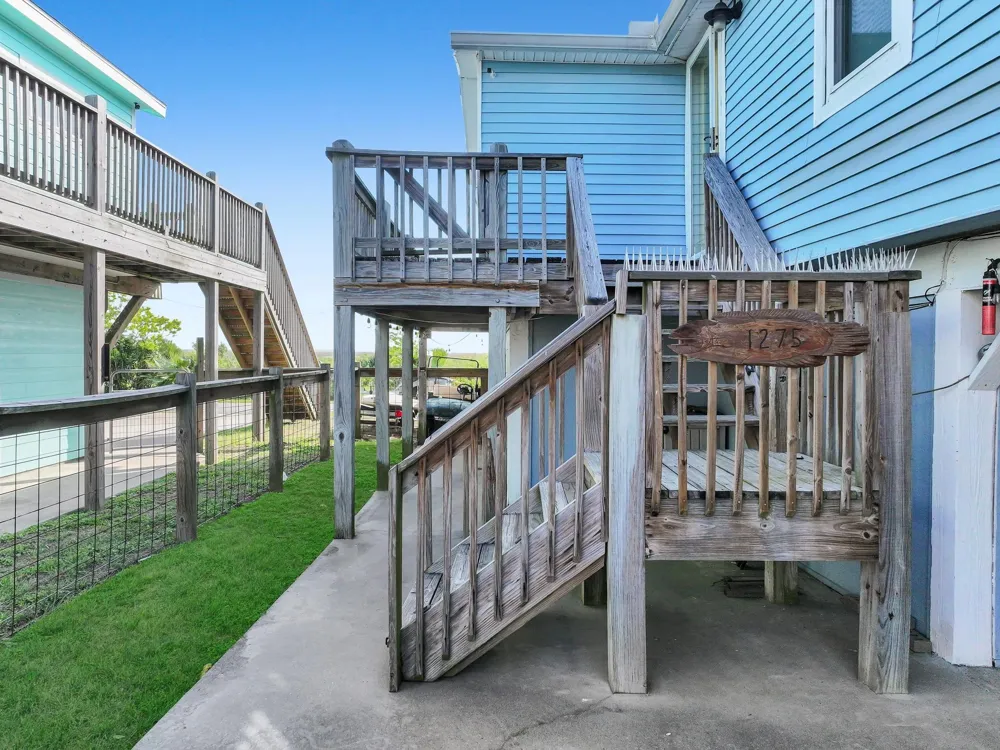 1275 Bay Street Port Bolivar, TX 77650