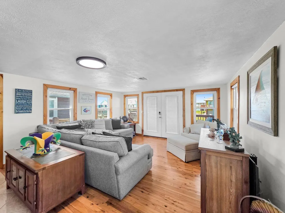 1275 Bay Street Port Bolivar, TX 77650