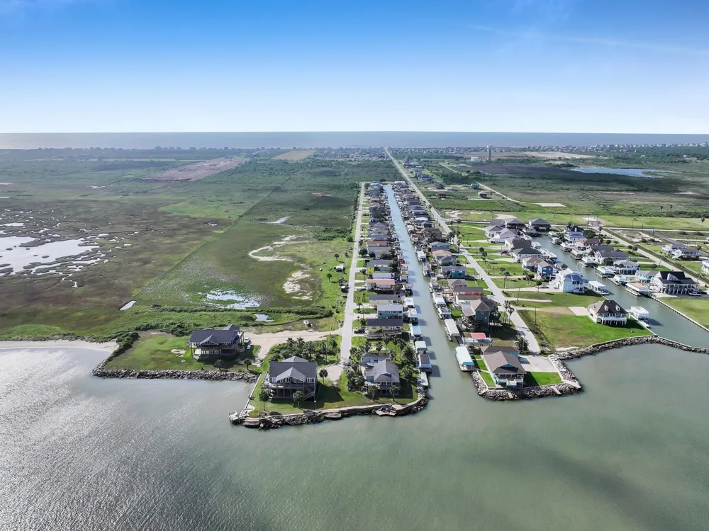 1275 Bay Street Port Bolivar, TX 77650