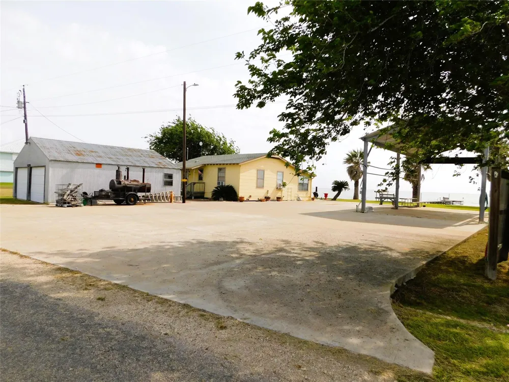 635 Marshall Johnson Avenue S Port Lavaca, TX 77979