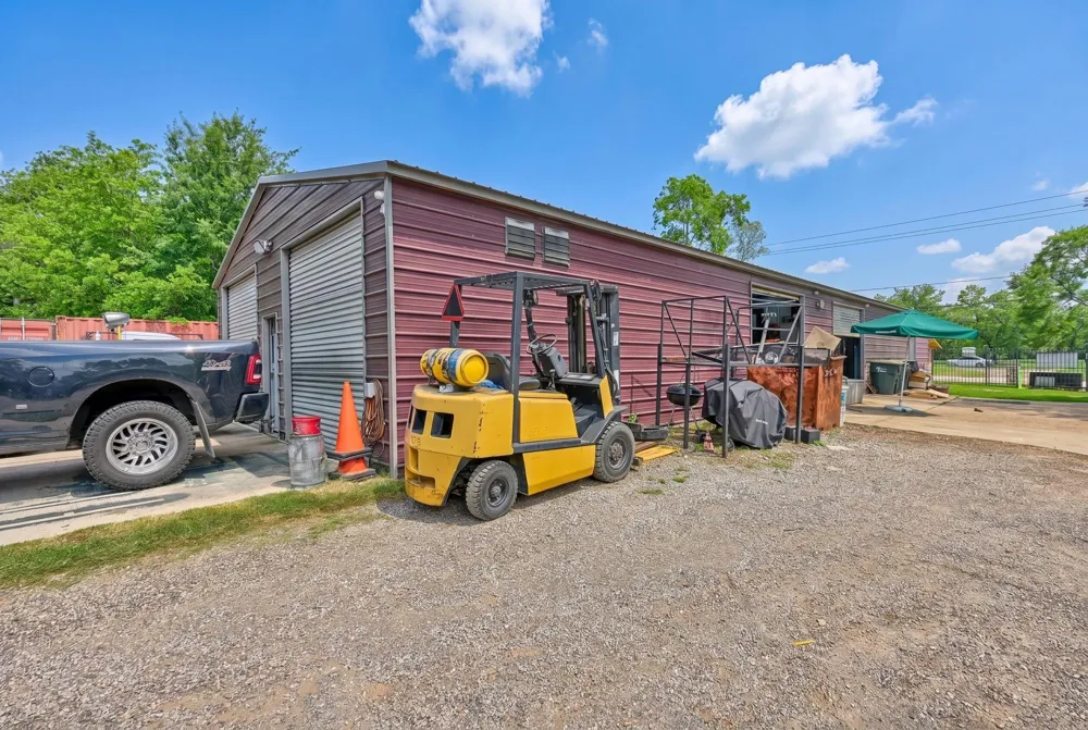 518 Columbus Road Sealy, TX 77474