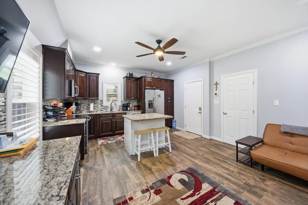 518 Columbus Road Sealy, TX 77474