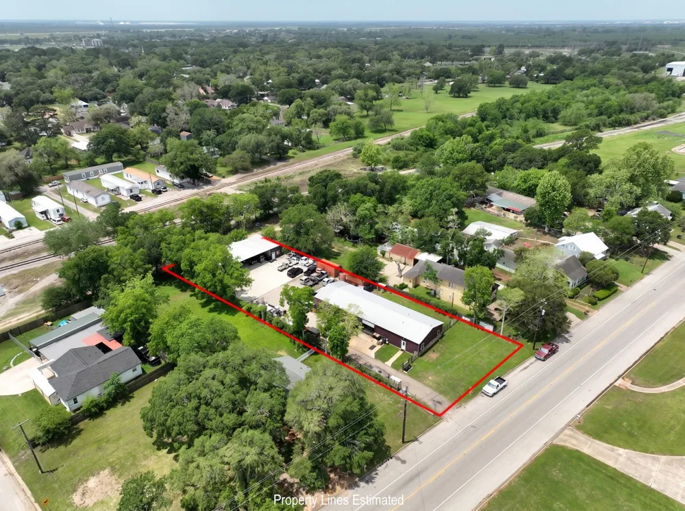 518 Columbus Road Sealy, TX 77474