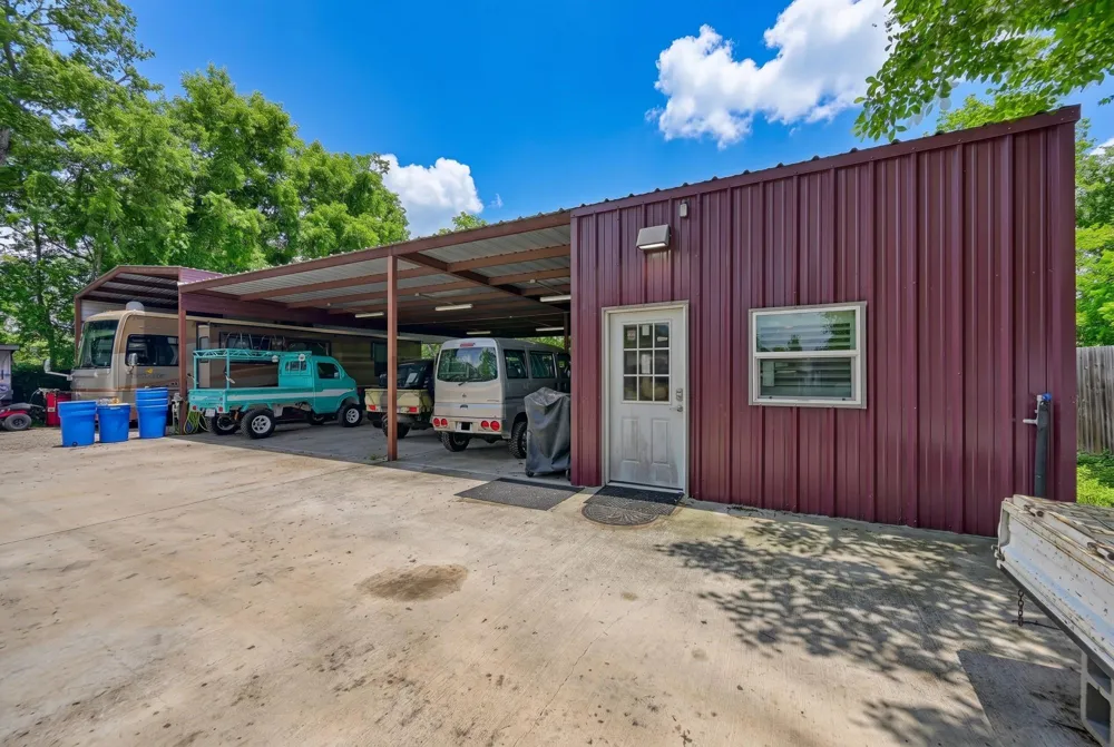 518 Columbus Road Sealy, TX 77474