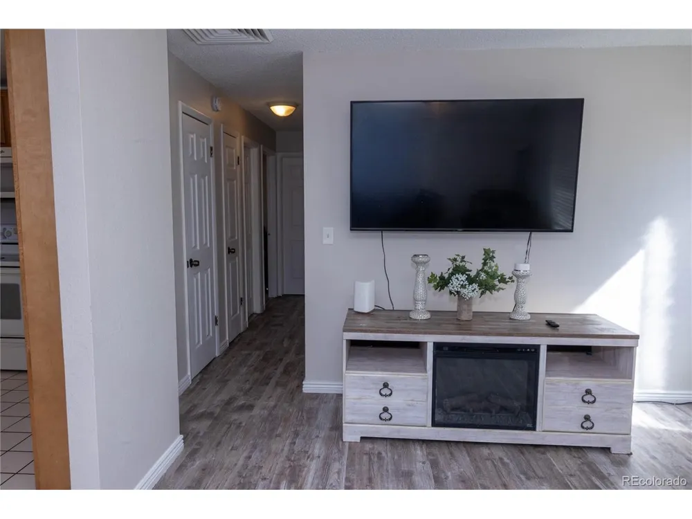 9017 Dover Street Broomfield, CO 80021