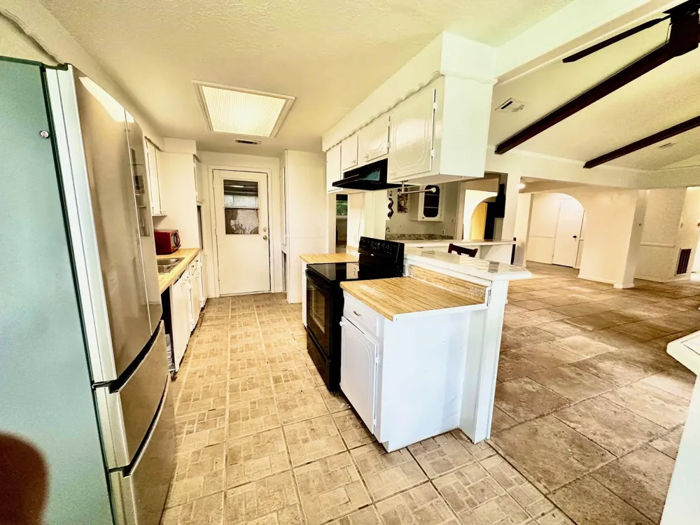 3658 Reaves Road Cleveland, TX 77328