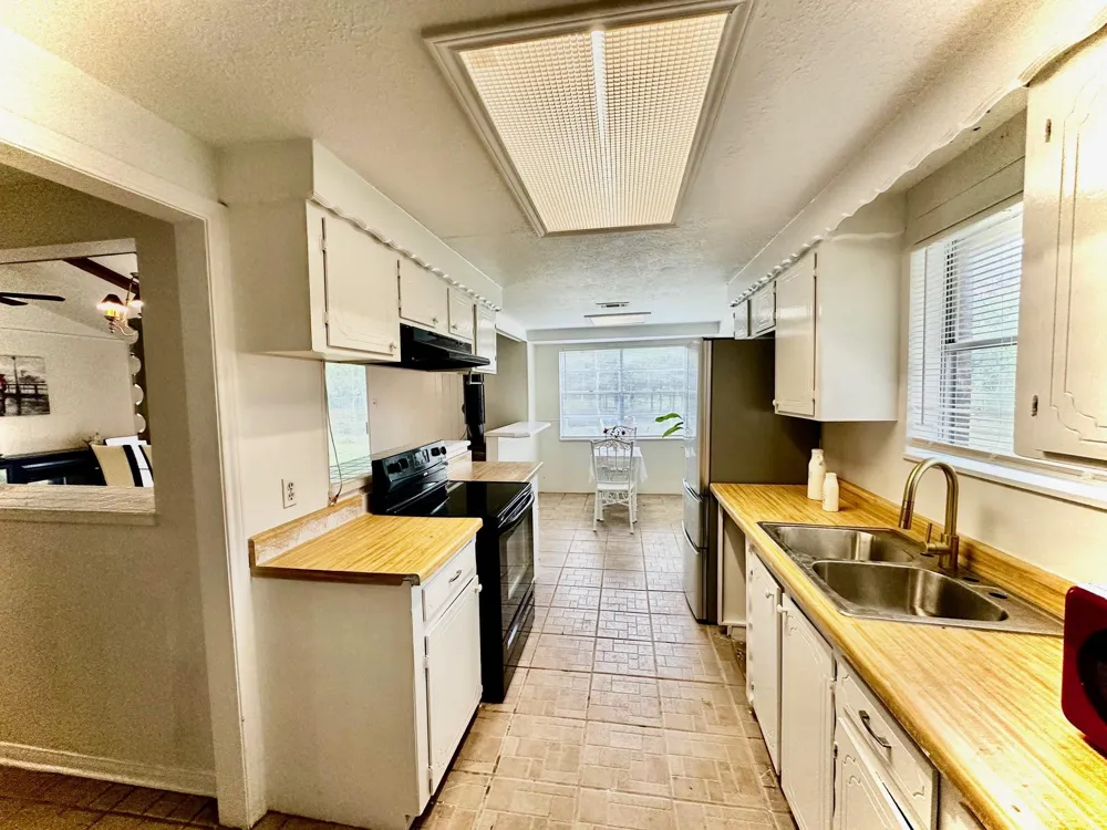 3658 Reaves Road Cleveland, TX 77328