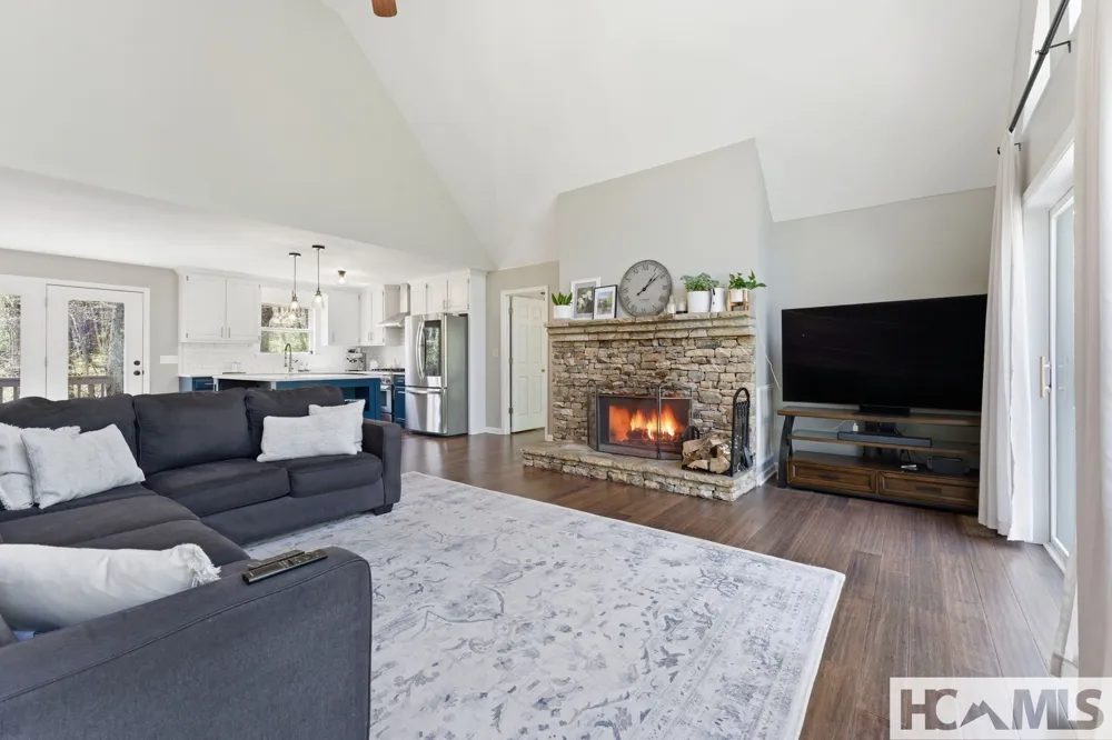 30 Birdnest Road Sapphire, NC 28774