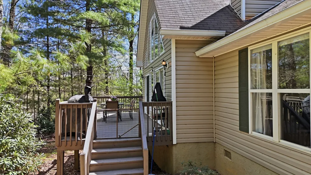 30 Birdnest Road Sapphire, NC 28774