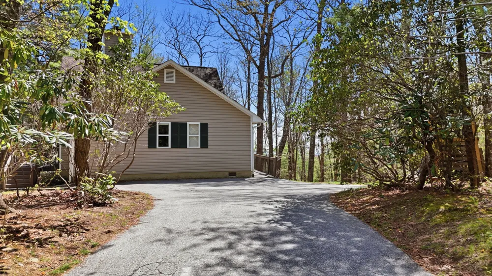 30 Birdnest Road Sapphire, NC 28774