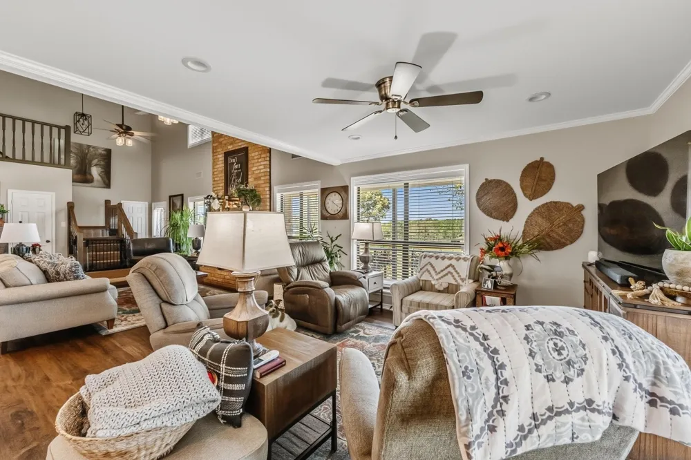 1014 Cr 1825 Crockett, TX 75835
