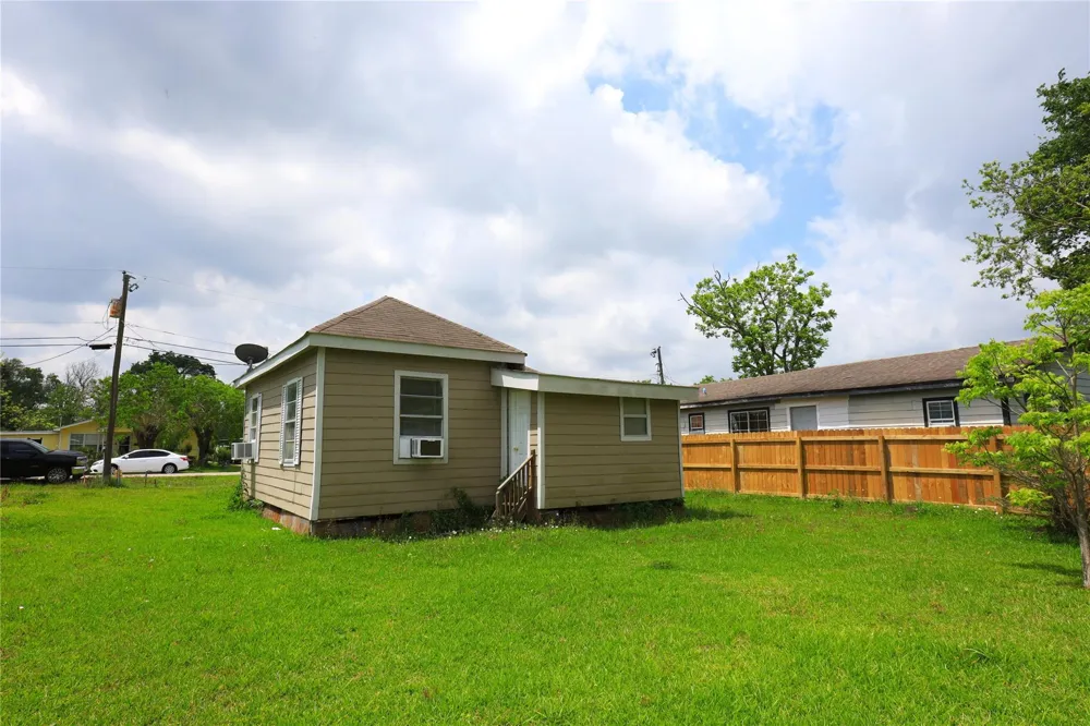 107 Prewitt Lane West Columbia, TX 77486