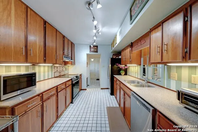 448 Red Rock Road Blanco, TX 78606