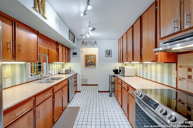 448 Red Rock Road Blanco, TX 78606