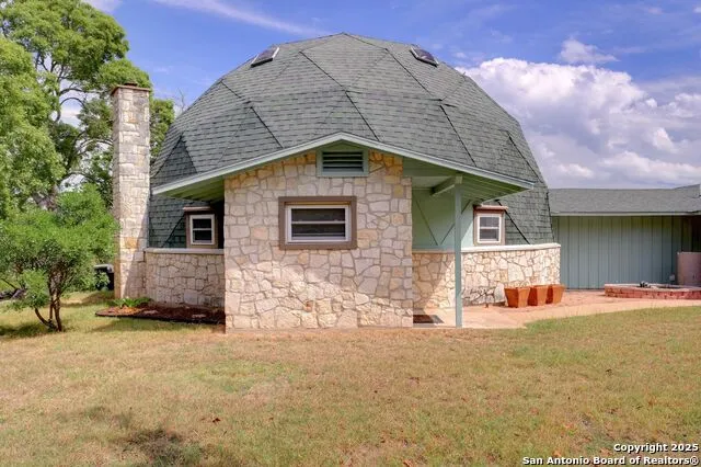 448 Red Rock Road Blanco, TX 78606