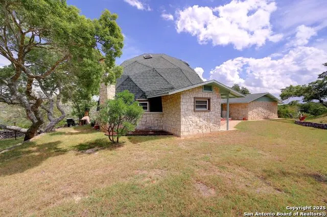 448 Red Rock Road Blanco, TX 78606