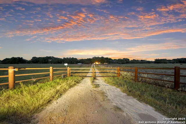 2605 SCHUETTIG RD Poteet, TX 78065