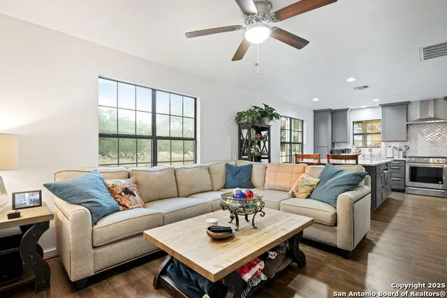 2605 SCHUETTIG RD Poteet, TX 78065