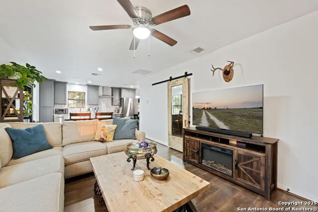 2605 SCHUETTIG RD Poteet, TX 78065