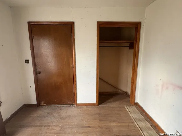 104 Charles George West, TX 78022