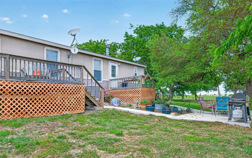 1045 Mcelroy Lane New Ulm, TX 78950