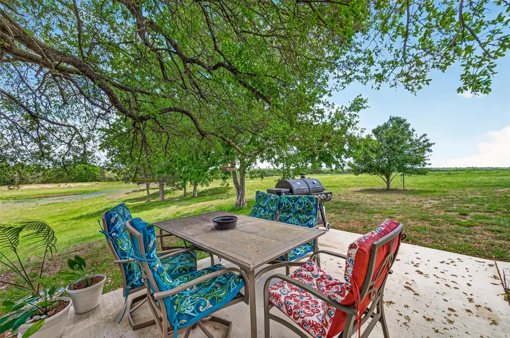 1045 Mcelroy Lane New Ulm, TX 78950