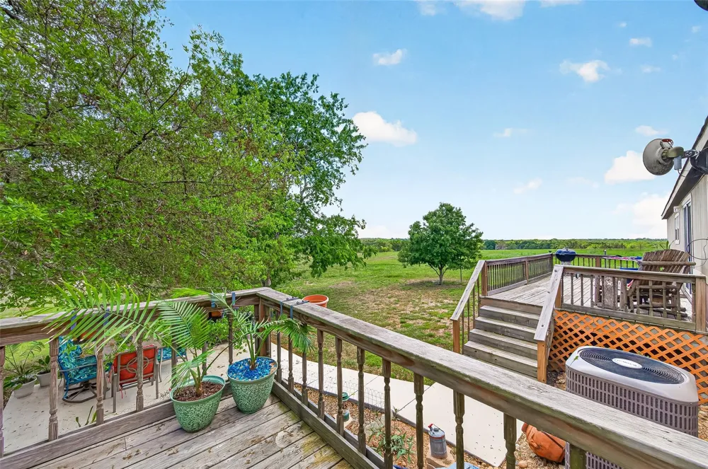 1045 Mcelroy Lane New Ulm, TX 78950