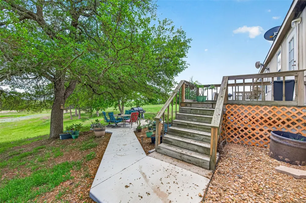 1045 Mcelroy Lane New Ulm, TX 78950
