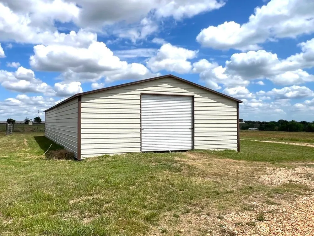 1045 Mcelroy Lane New Ulm, TX 78950