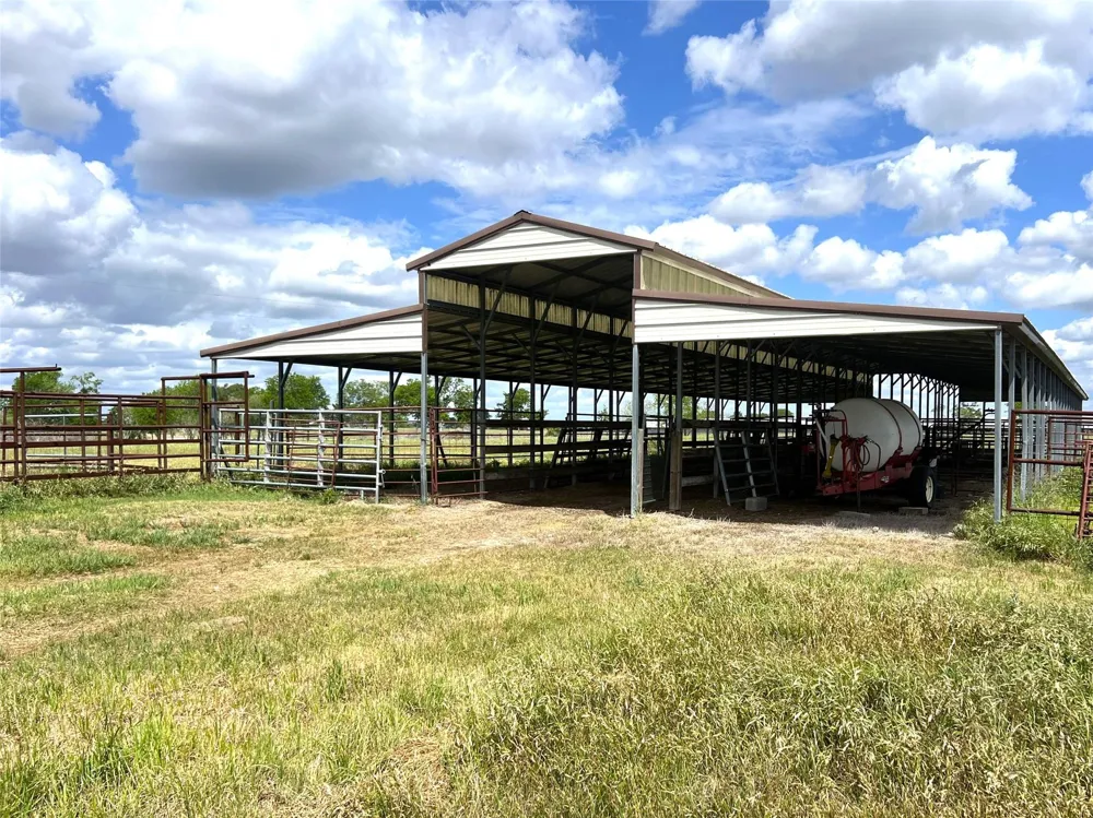 1045 Mcelroy Lane New Ulm, TX 78950
