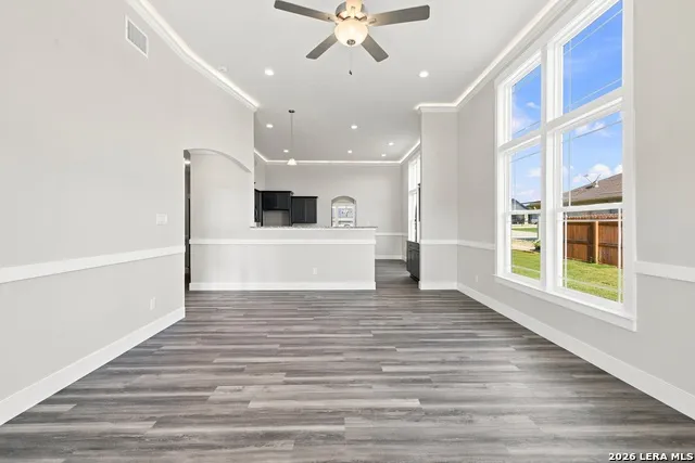 130 Merion Ln La Vernia, TX 78121