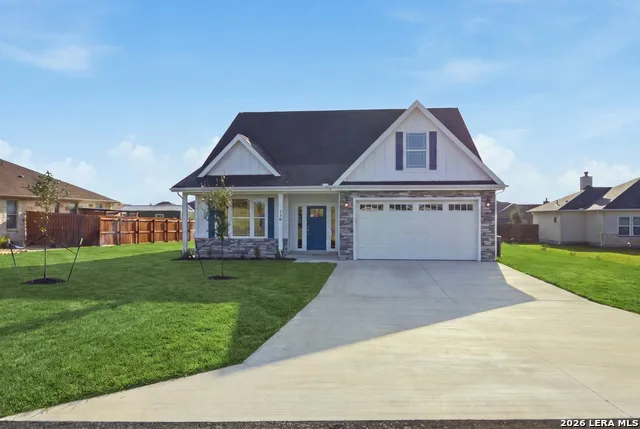 130 Merion Ln La Vernia, TX 78121