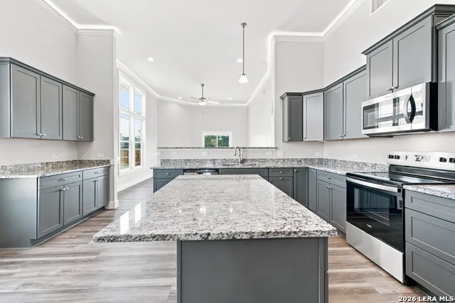 130 Merion Ln La Vernia, TX 78121