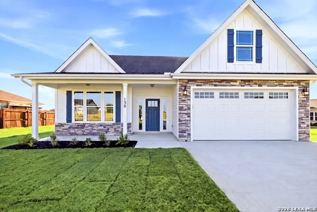 130 Merion Ln La Vernia, TX 78121