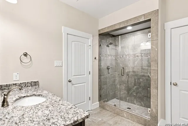 130 Merion Ln La Vernia, TX 78121