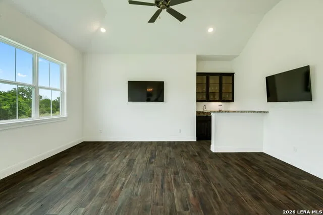 1465 Ironwood Rd Fischer, TX 78623