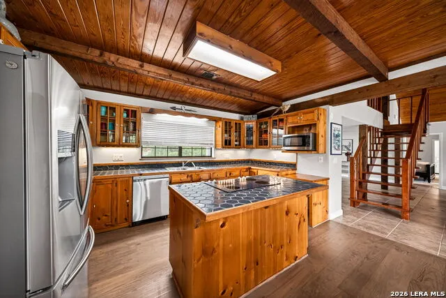 199 LAKESHORE DR S Bandera, TX 78003