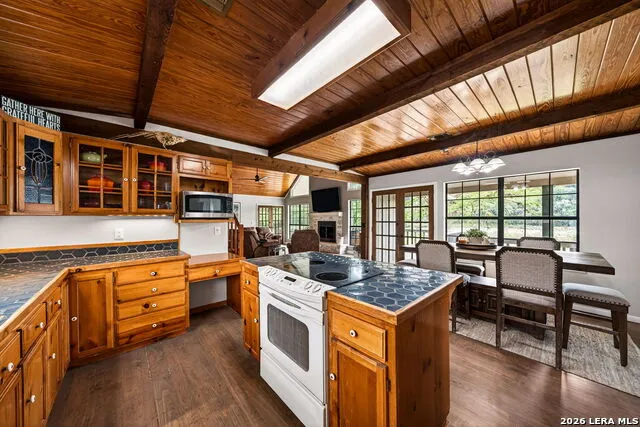 199 LAKESHORE DR S Bandera, TX 78003