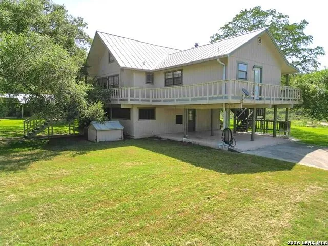 199 LAKESHORE DR S Bandera, TX 78003