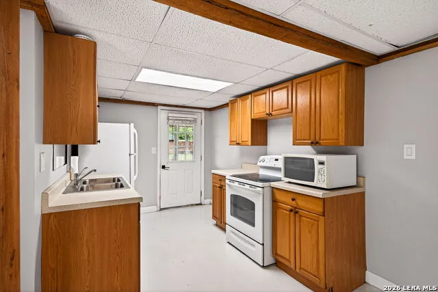 199 LAKESHORE DR S Bandera, TX 78003