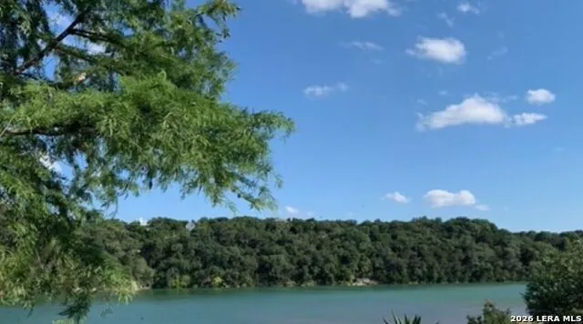 199 LAKESHORE DR S Bandera, TX 78003
