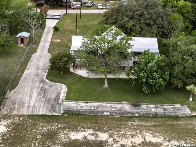 199 LAKESHORE DR S Bandera, TX 78003
