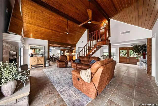 199 LAKESHORE DR S Bandera, TX 78003