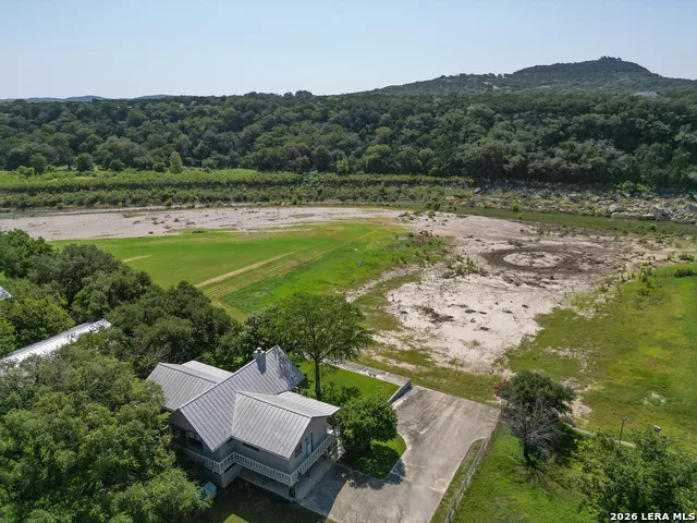 199 LAKESHORE DR S Bandera, TX 78003