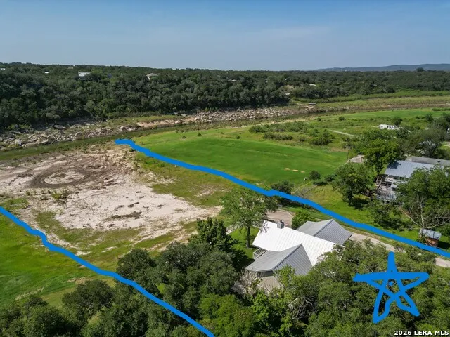 199 LAKESHORE DR S Bandera, TX 78003