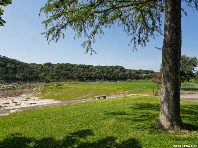 199 LAKESHORE DR S Bandera, TX 78003