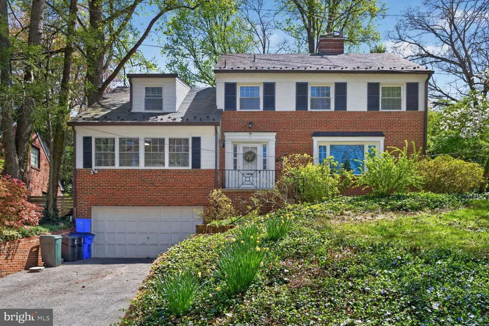 7215 ROLLINGWOOD DRIVE Chevy Chase, MD 20815