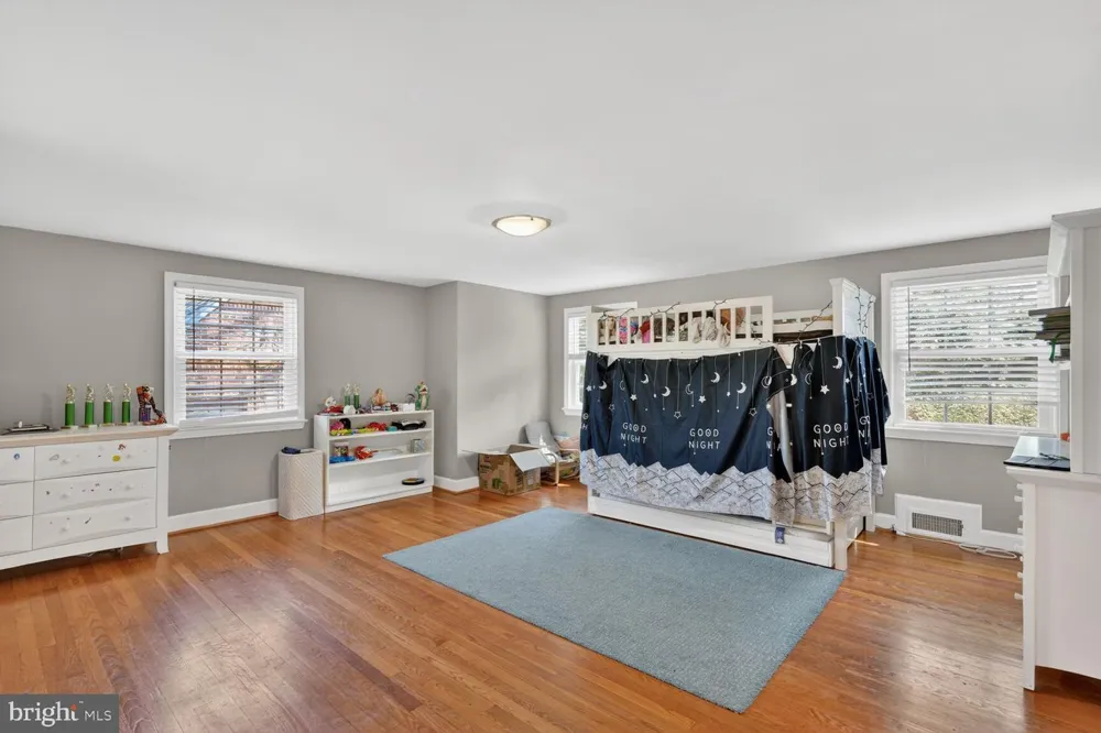 7215 ROLLINGWOOD DRIVE Chevy Chase, MD 20815