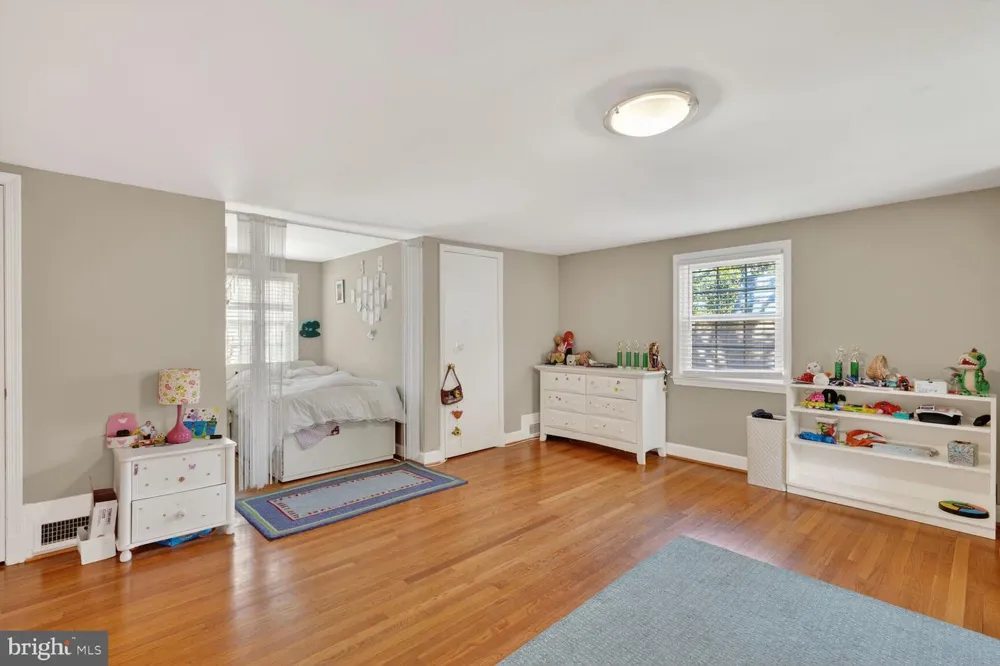 7215 ROLLINGWOOD DRIVE Chevy Chase, MD 20815